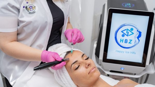Microneedling profesional pentru textură și regenerare la MBM Studio Ploiești