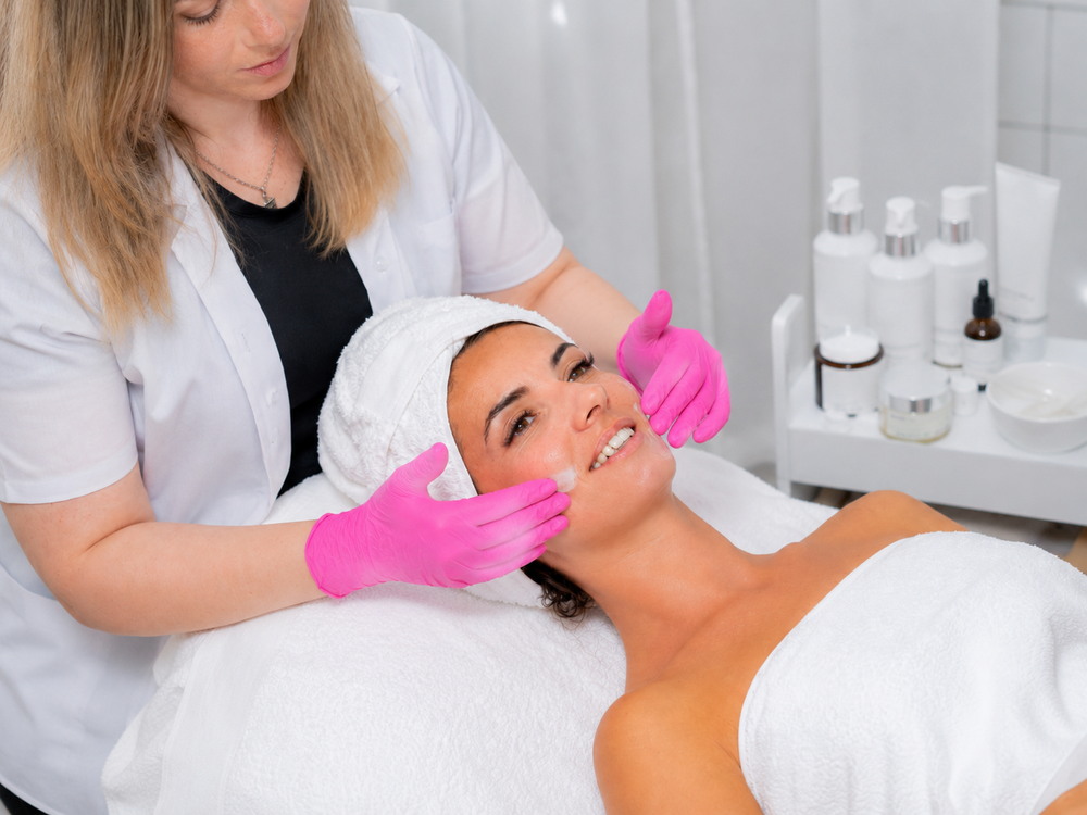 Skincare profesional personalizat după crioradiofrecvență facială Ploiești MBM STUDIO