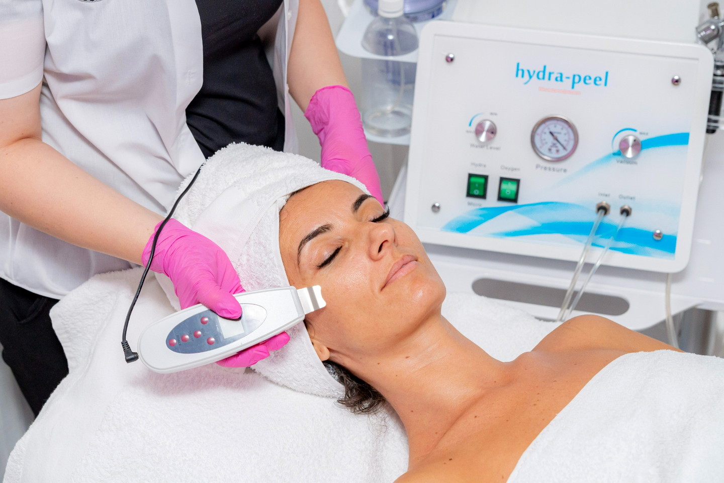 Spatulă ultrasonică Hydra Peel pentru pregătirea pielii Ploiești MBM STUDIO