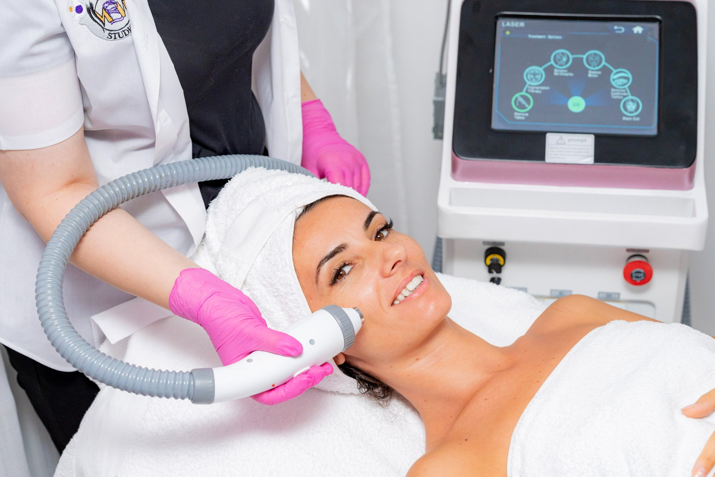 Cryoradiofrecvență facială tratament 4 în 1 Anti-Aging Ploiești MBM STUDIO