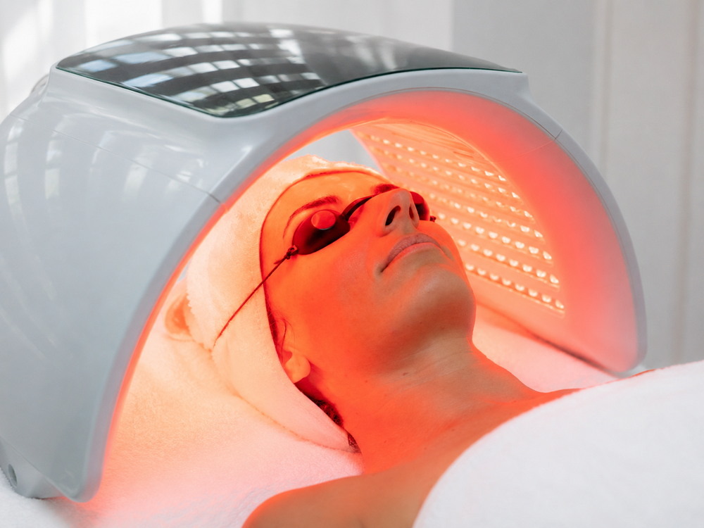Tratament LED terapie anti-aging Ploiești MBM STUDIO