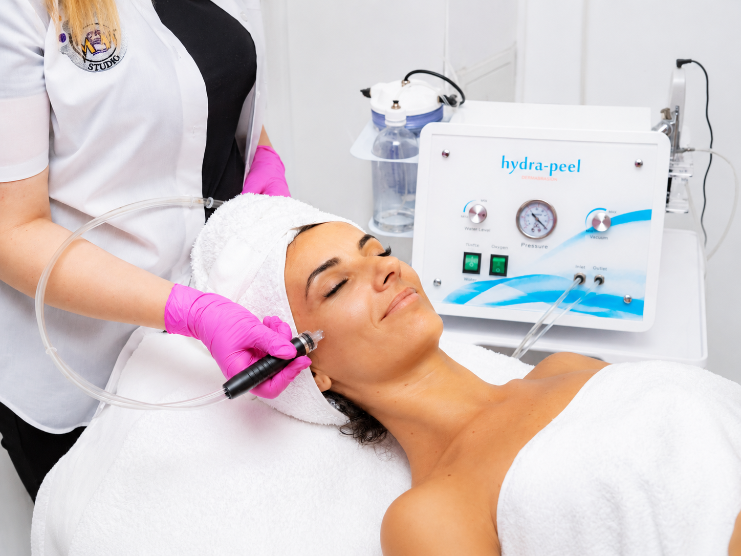 Hydrafacial Sensitive cu hidrodermabraziune blândă pentru ten sensibil la MBM STUDIO Ploiești
