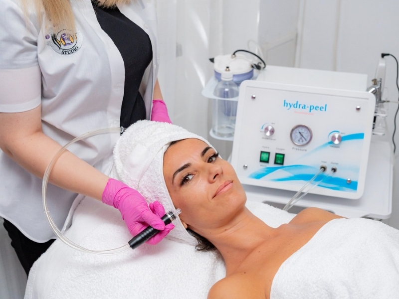 Hidrodermabraziune pentru ten acneic, pori încărcați și exces de sebum la MBM STUDIO Ploiești